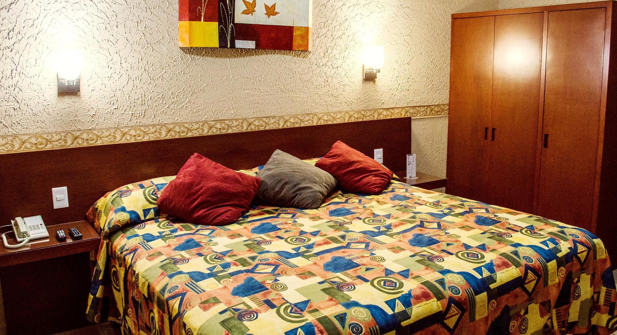 Hotel Posada Regis Guadalajara Ngoại thất bức ảnh