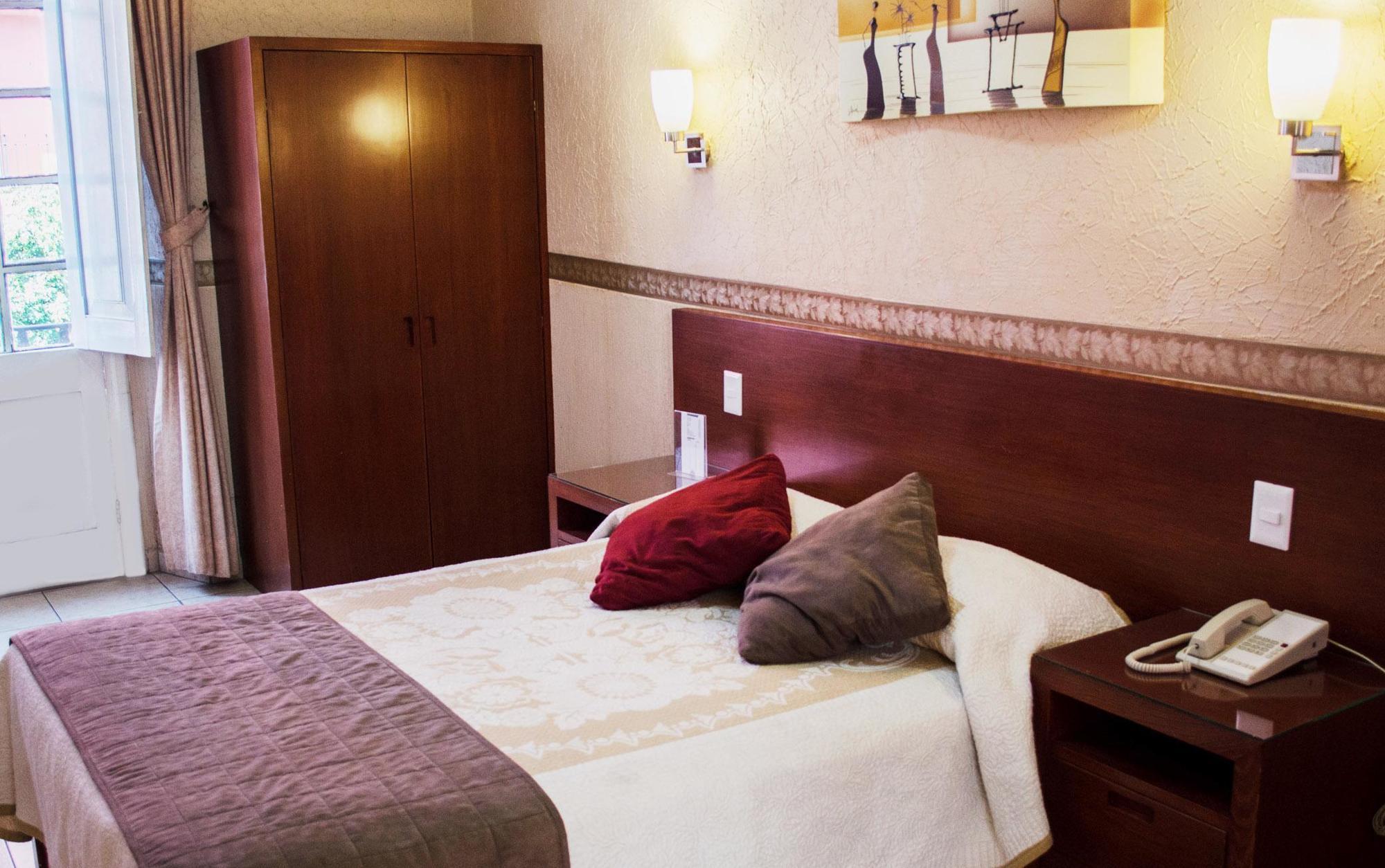 Hotel Posada Regis Guadalajara Ngoại thất bức ảnh