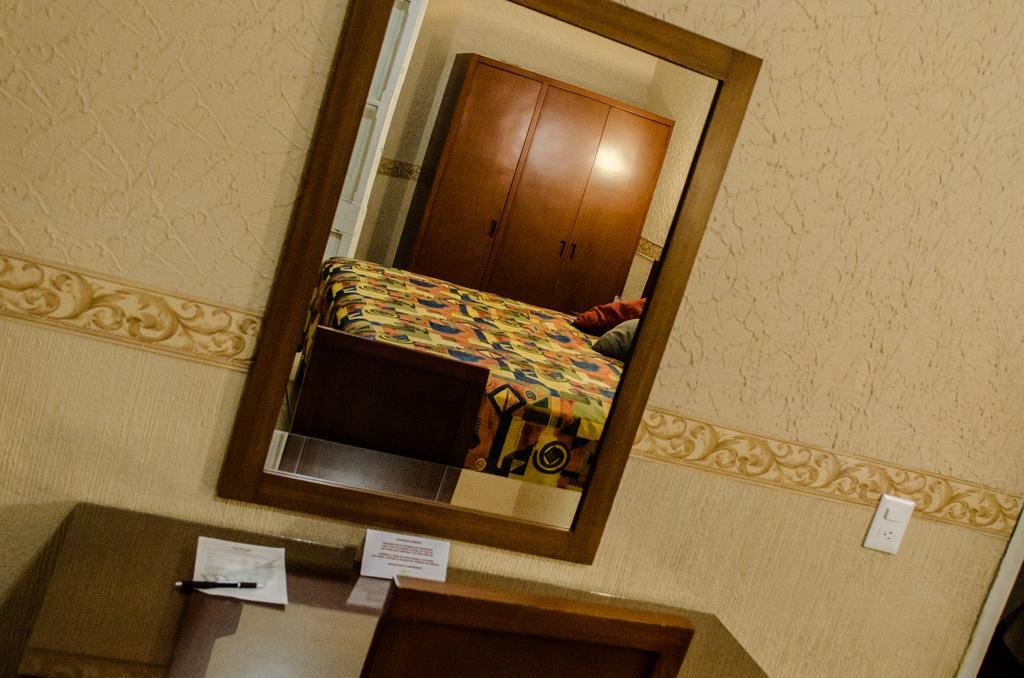 Hotel Posada Regis Guadalajara Ngoại thất bức ảnh